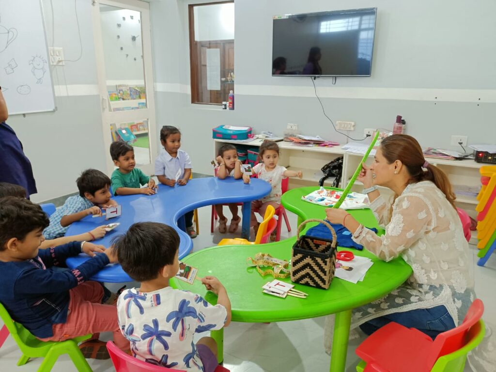 Inviting and involving parents in young children classes
